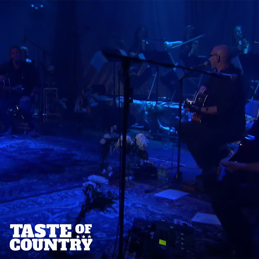 Taste of Country premieres Champagne High (Live & Acoustic with String